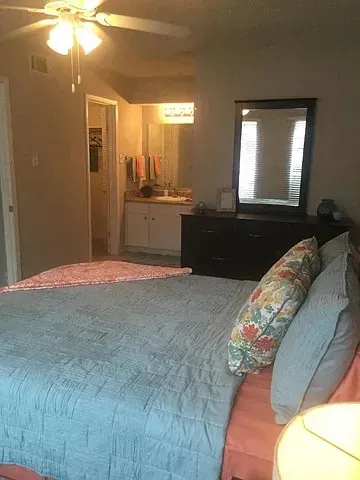 3 Bed 2 Bath Contemporary High-Rise Condo in Mobile, AL - 5