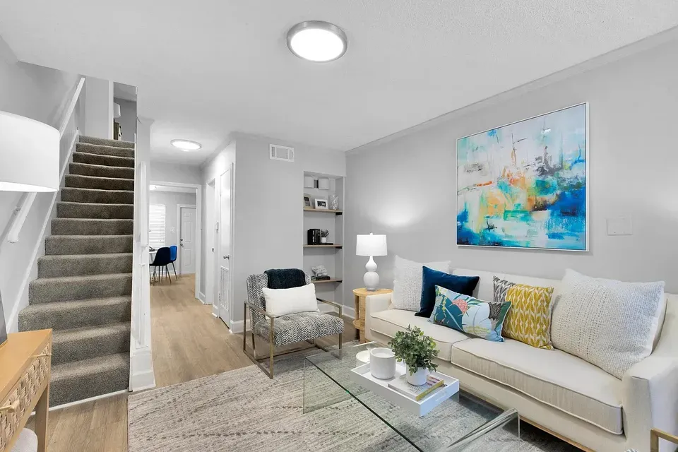 3 Bed 2 Bath Contemporary High-Rise Condo in Mobile, AL - 2