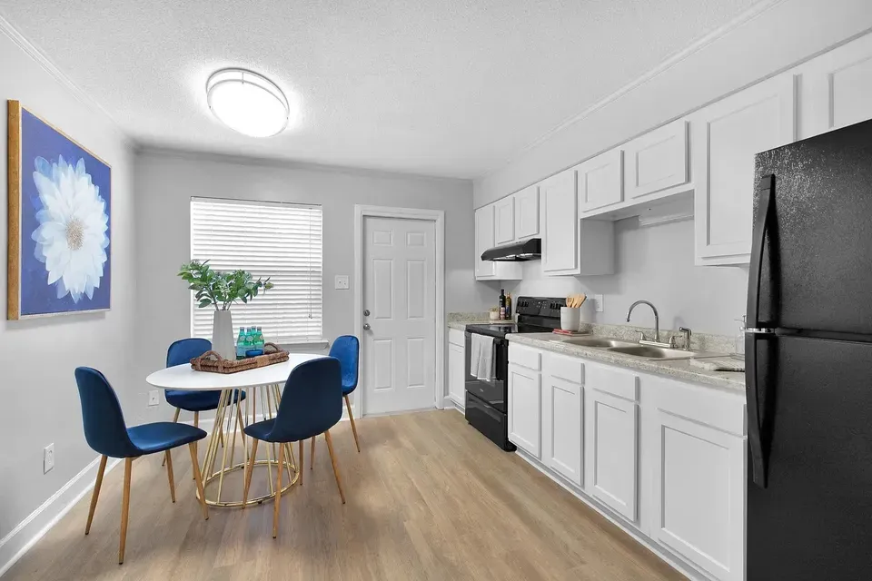 3 Bed 2 Bath Contemporary High-Rise Condo in Mobile, AL - 3