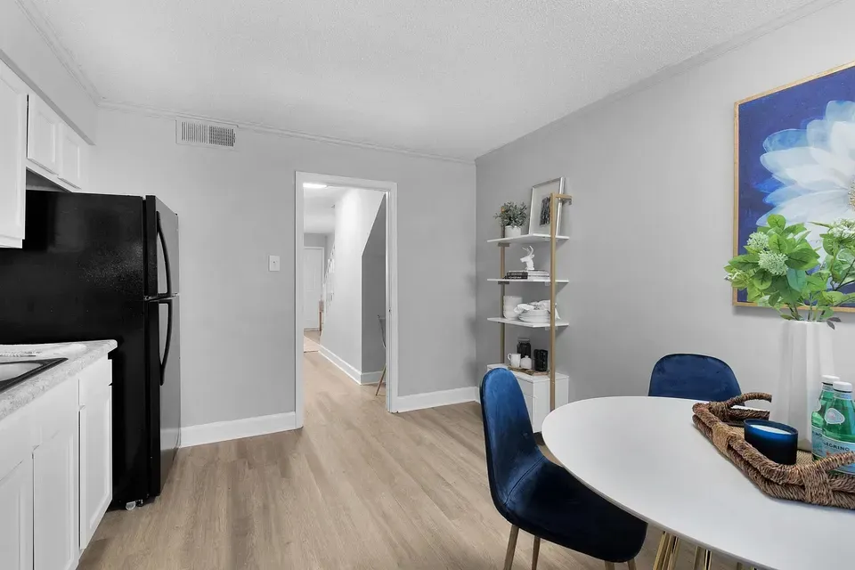 3 Bed 2 Bath Contemporary High-Rise Condo in Mobile, AL - 5