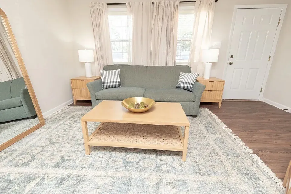3 Bed 2 Bath Contemporary High-Rise Condo in Mobile, AL - 2