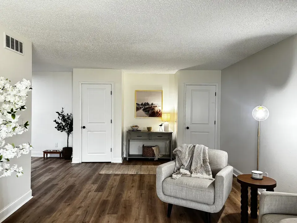 3 Bed 2 Bath Contemporary High-Rise Condo in Mobile, AL