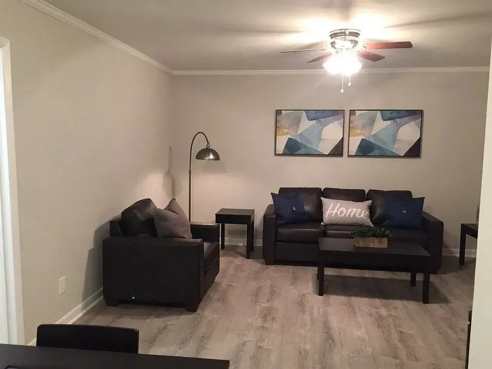 3 Bed 2 Bath Contemporary High-Rise Condo in Mobile, AL - 5