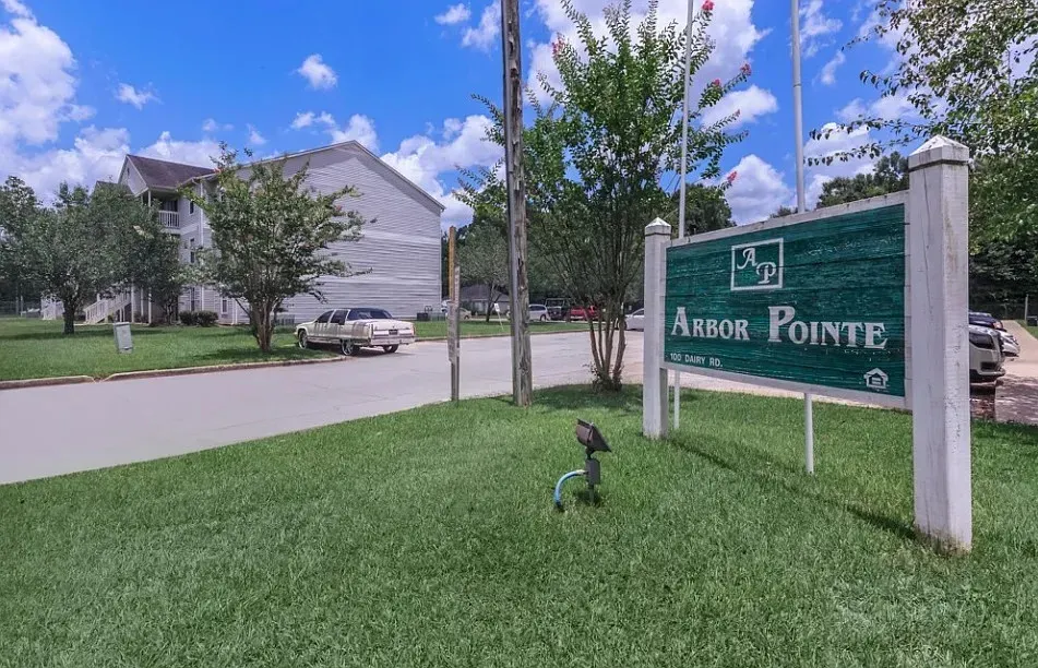 3 Bed 2 Bath Contemporary High-Rise Condo in Mobile, AL