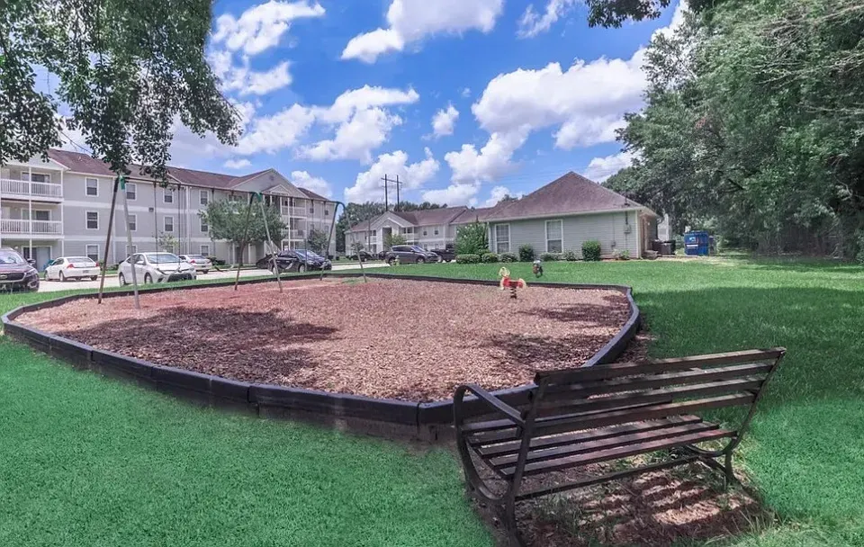 3 Bed 2 Bath Contemporary High-Rise Condo in Mobile, AL - 5