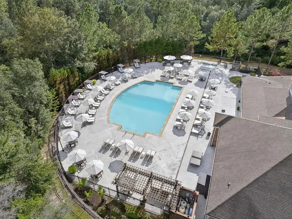 3 Bed 2 Bath Contemporary High-Rise Condo in Mobile, AL