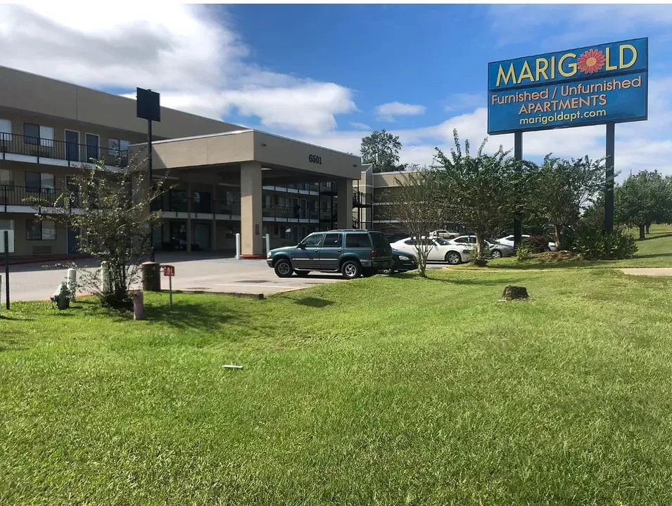 3 Bed 2 Bath Contemporary High-Rise Condo in Mobile, AL