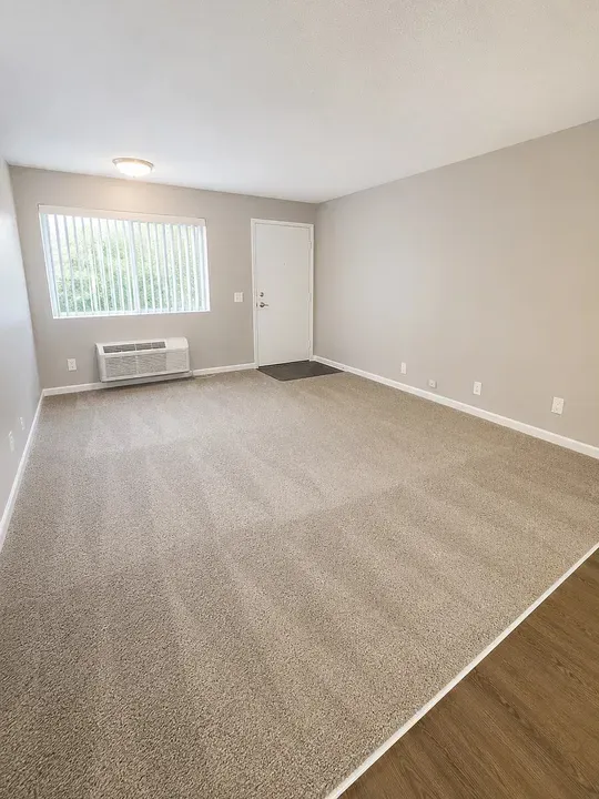 3 Bed 2 Bath Contemporary High-Rise Condo in Mobile, AL - 3