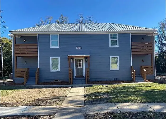 3 Bed 2 Bath Contemporary High-Rise Condo in Mobile, AL