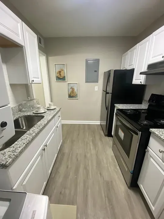 3 Bed 2 Bath Contemporary High-Rise Condo in Mobile, AL - 4