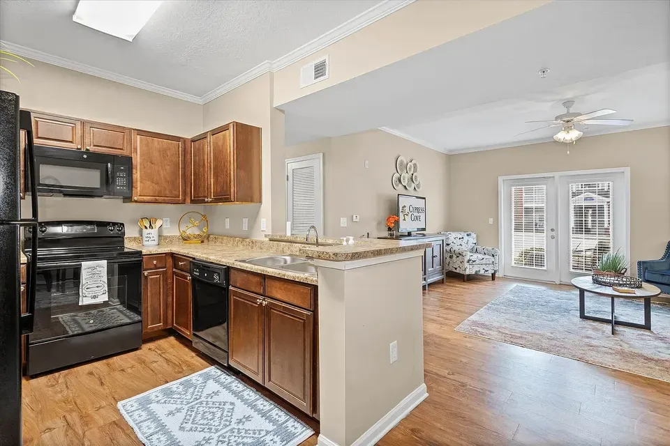 3 Bed 2 Bath Contemporary High-Rise Condo in Mobile, AL - 2