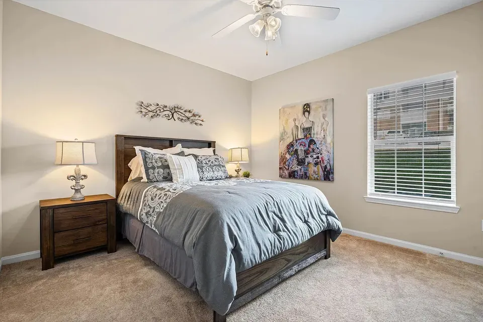 3 Bed 2 Bath Contemporary High-Rise Condo in Mobile, AL - 5