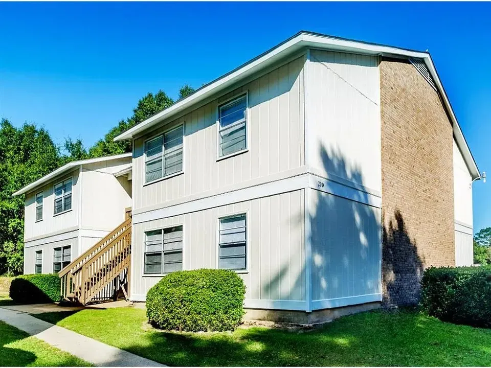 3 Bed 2 Bath Contemporary High-Rise Condo in Mobile, AL - 2