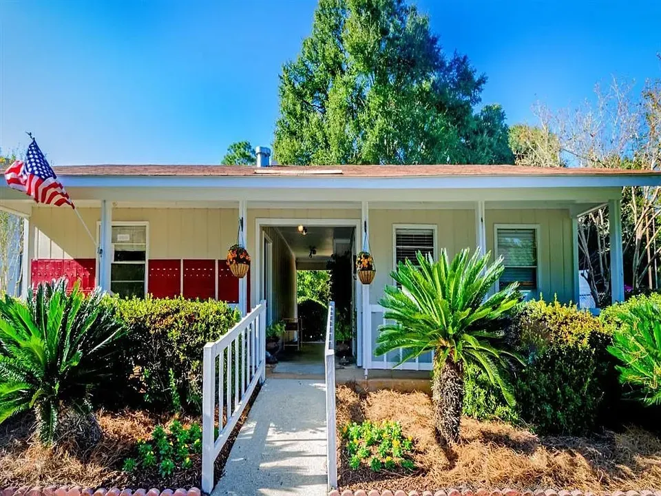 3 Bed 2 Bath Contemporary High-Rise Condo in Mobile, AL - 3