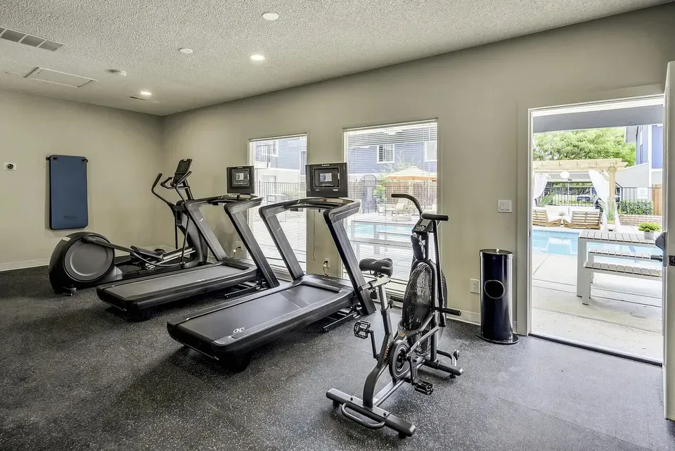3 Bed 2 Bath Contemporary High-Rise Condo in Modesto, CA - 5
