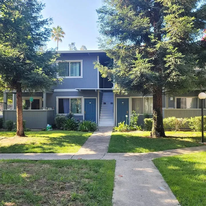 3 Bed 2 Bath Contemporary High-Rise Condo in Modesto, CA - 2