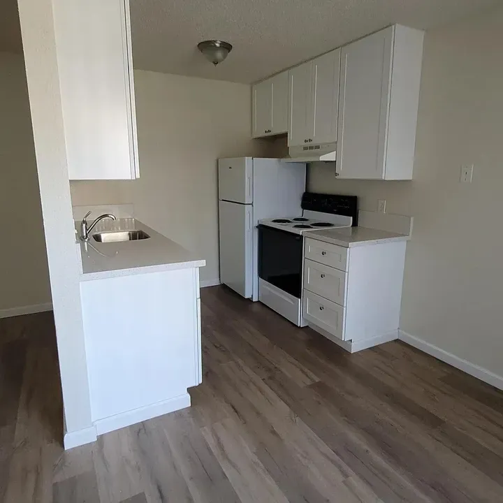 3 Bed 2 Bath Contemporary High-Rise Condo in Modesto, CA - 3