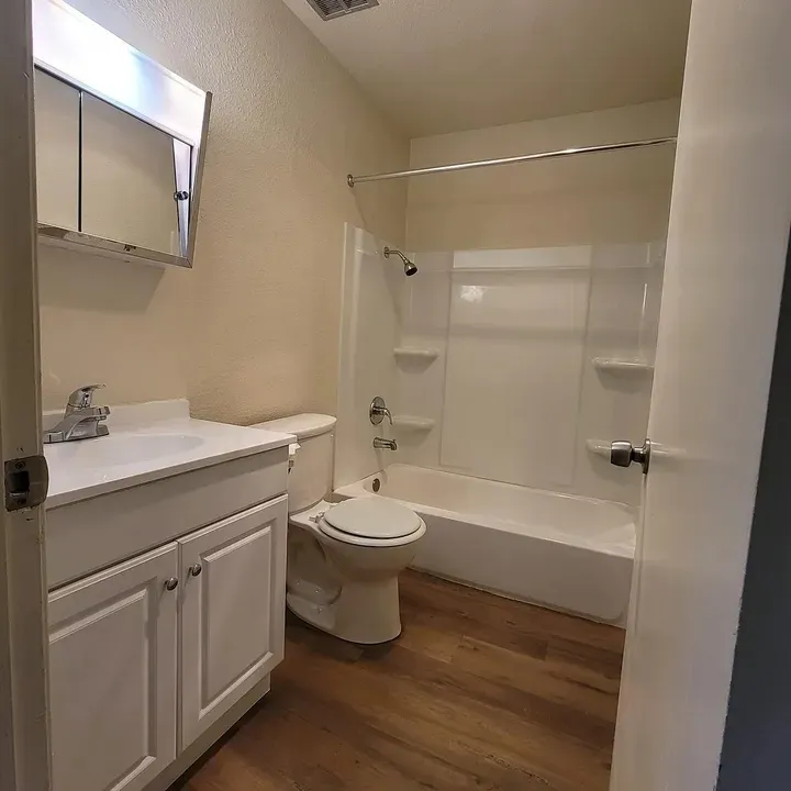 3 Bed 2 Bath Contemporary High-Rise Condo in Modesto, CA - 5