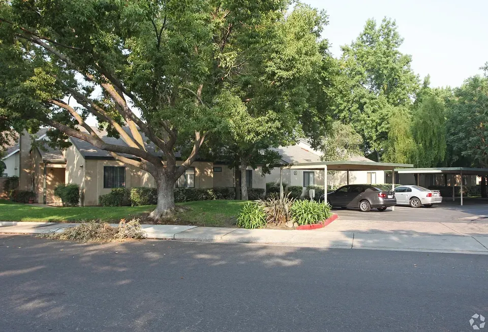 3 Bed 2 Bath Contemporary High-Rise Condo in Modesto, CA - 4