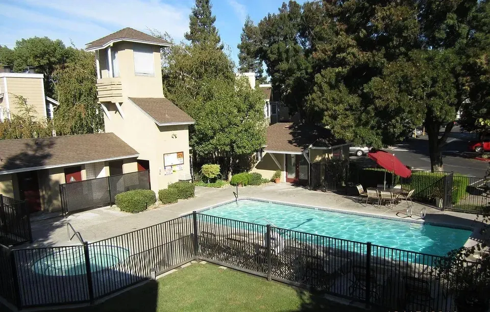 3 Bed 2 Bath Contemporary High-Rise Condo in Modesto, CA - 4