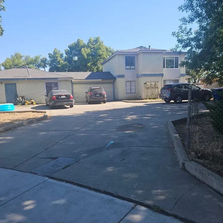3 Bed 2 Bath Contemporary High-Rise Condo in Modesto, CA