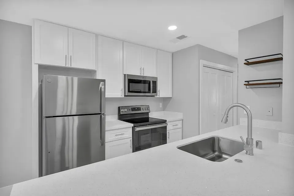 3 Bed 2 Bath Contemporary High-Rise Condo in Modesto, CA - 1