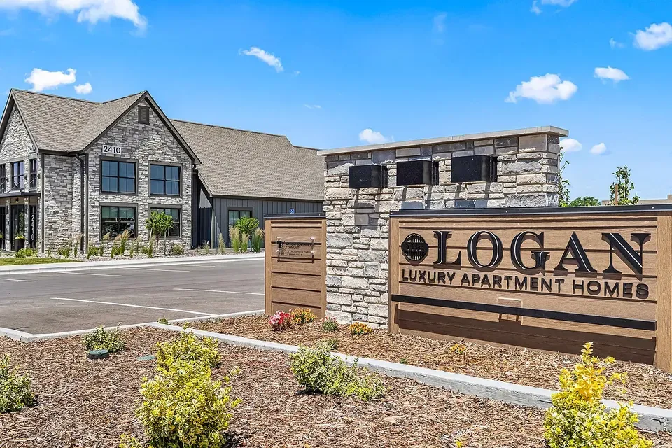 3 Bed 2 Bath Contemporary High-Rise Condo in Nampa, ID - 1