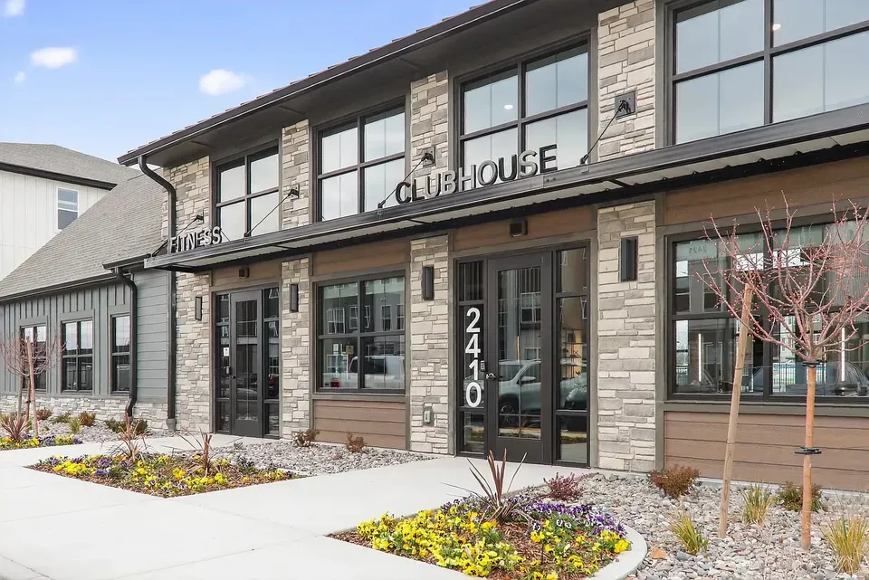 3 Bed 2 Bath Contemporary High-Rise Condo in Nampa, ID - 2