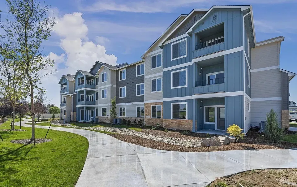 3 Bed 2 Bath Contemporary High-Rise Condo in Nampa, ID - 4