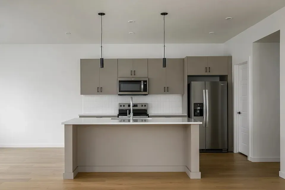 3 Bed 2 Bath Contemporary High-Rise Condo in Nampa, ID - 1