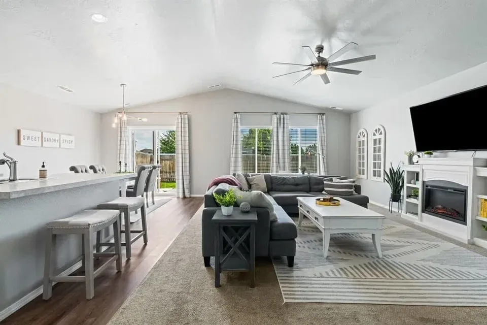 3 Bed 2 Bath Contemporary High-Rise Condo in Nampa, ID