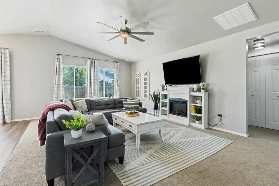 3 Bed 2 Bath Contemporary High-Rise Condo in Nampa, ID - 3