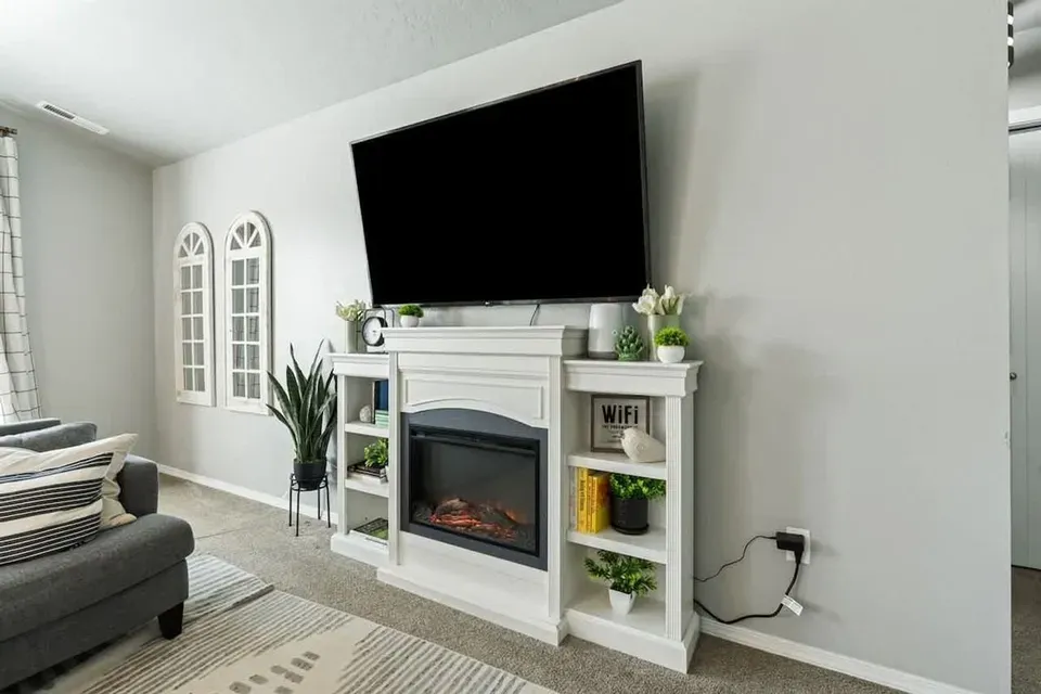 3 Bed 2 Bath Contemporary High-Rise Condo in Nampa, ID - 4