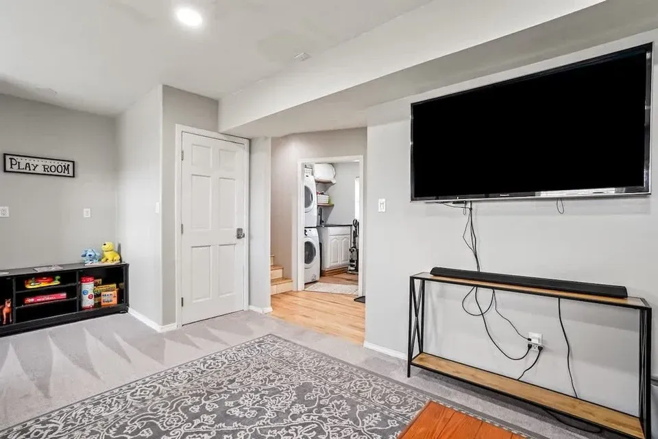 3 Bed 2 Bath Contemporary High-Rise Condo in Nampa, ID - 5