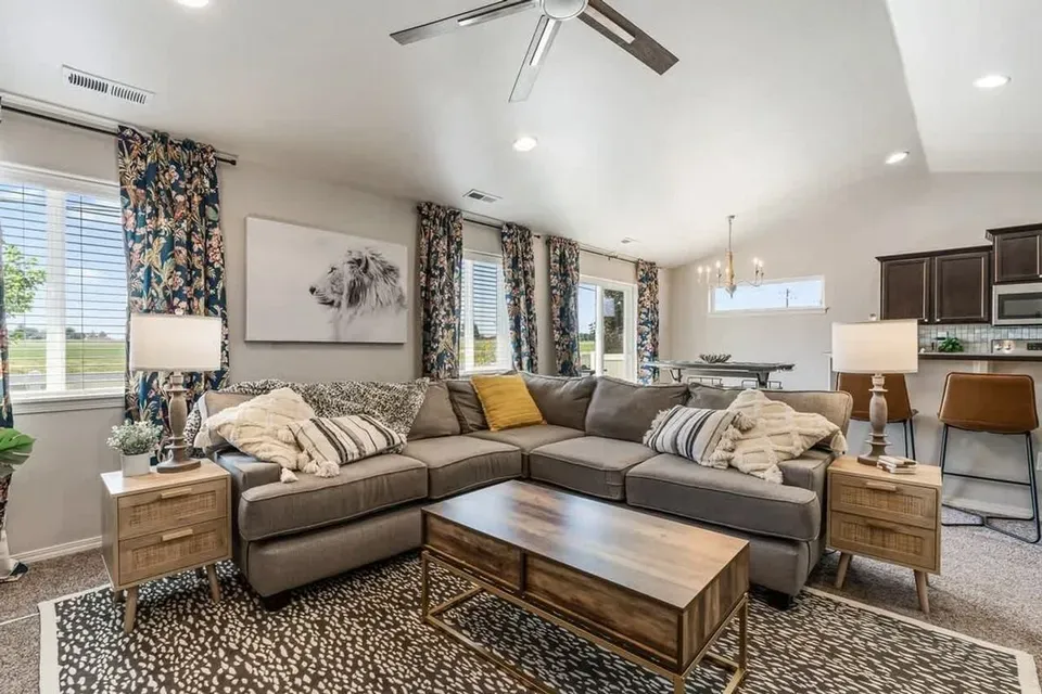 3 Bed 2 Bath Contemporary High-Rise Condo in Nampa, ID