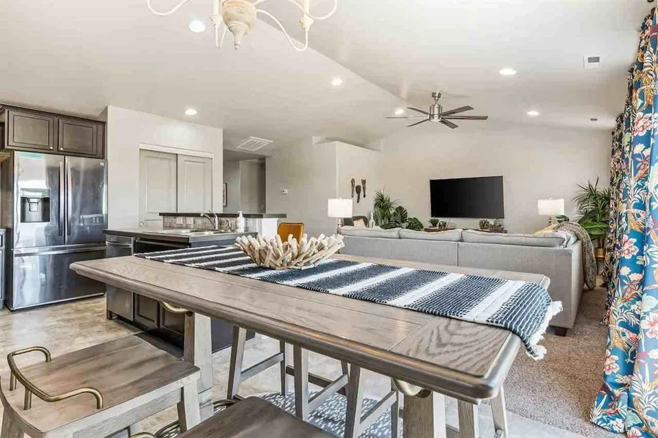 3 Bed 2 Bath Contemporary High-Rise Condo in Nampa, ID - 5