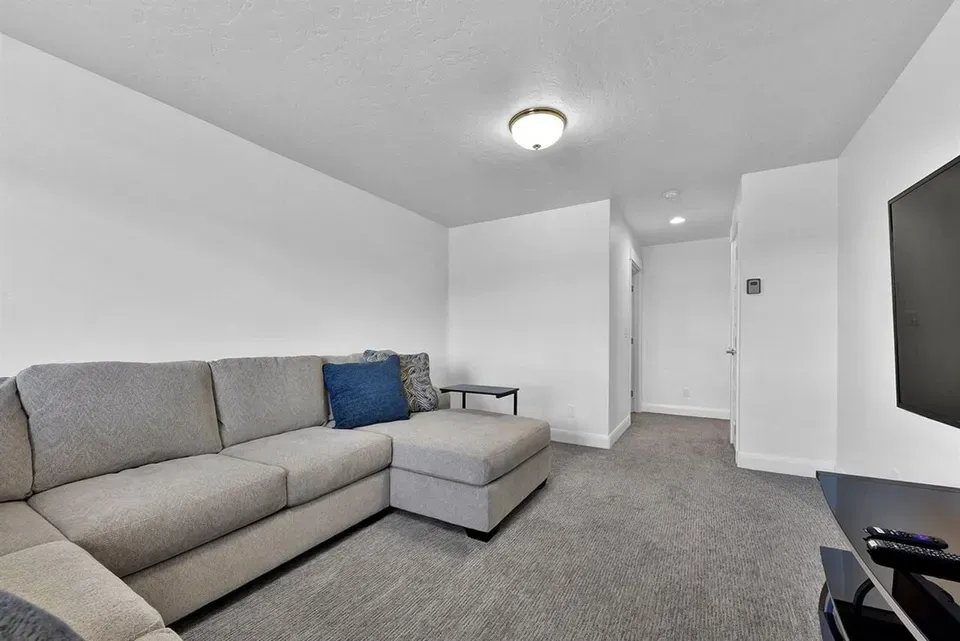 3 Bed 2 Bath Contemporary High-Rise Condo in Nampa, ID