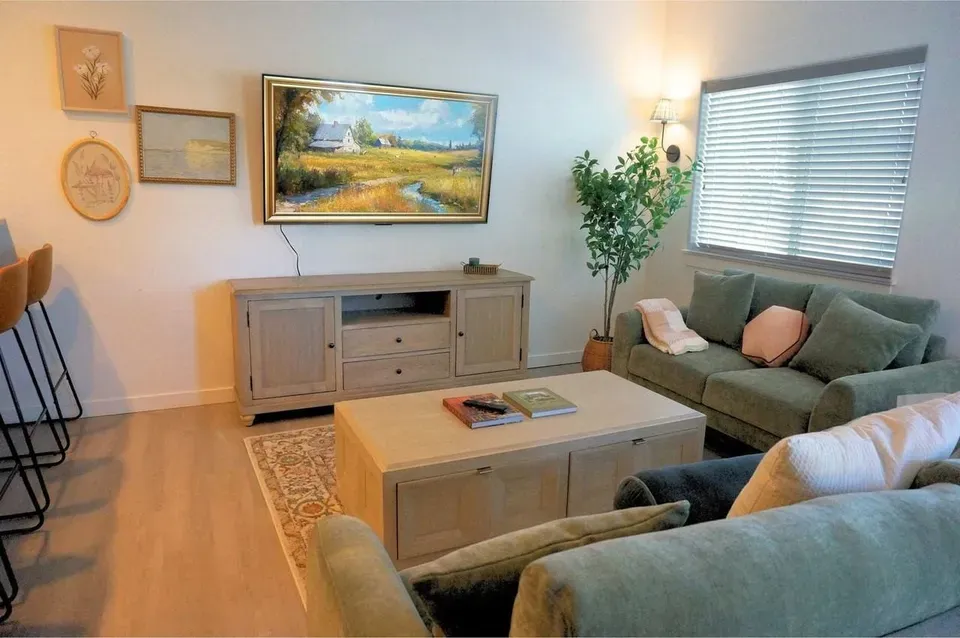 3 Bed 2 Bath Contemporary High-Rise Condo in Nampa, ID