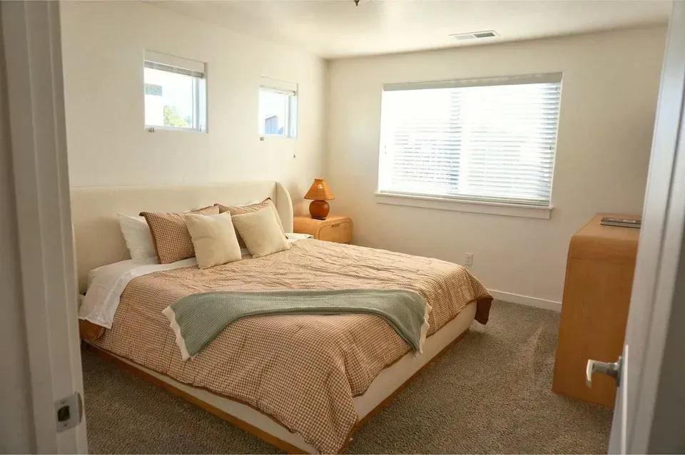 3 Bed 2 Bath Contemporary High-Rise Condo in Nampa, ID - 4