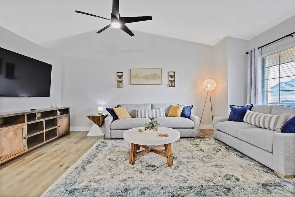3 Bed 2 Bath Contemporary High-Rise Condo in Nampa, ID