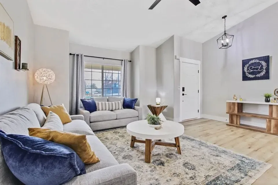 3 Bed 2 Bath Contemporary High-Rise Condo in Nampa, ID - 3