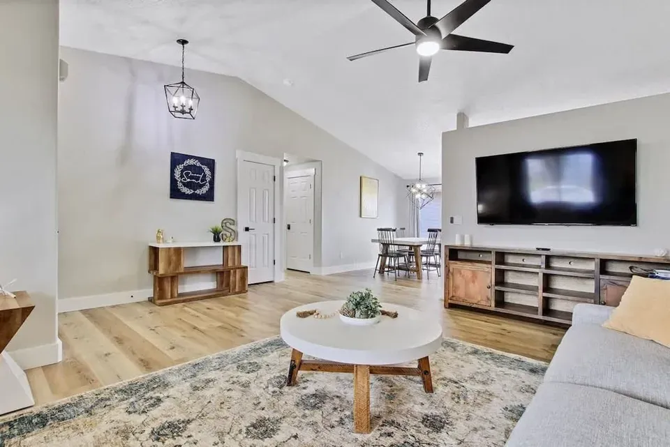 3 Bed 2 Bath Contemporary High-Rise Condo in Nampa, ID - 5