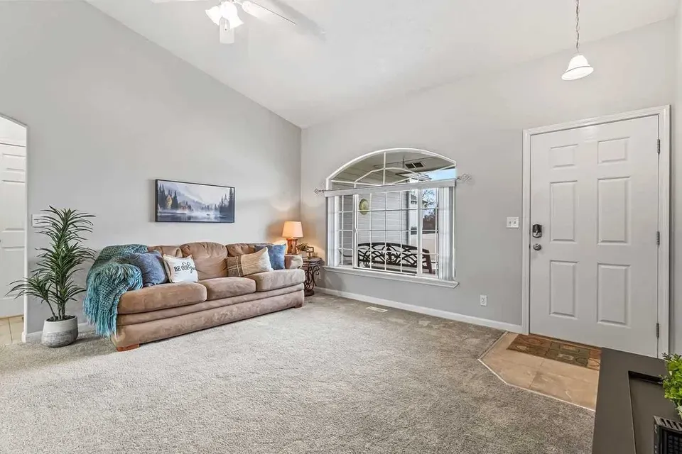 3 Bed 2 Bath Contemporary High-Rise Condo in Nampa, ID - 5