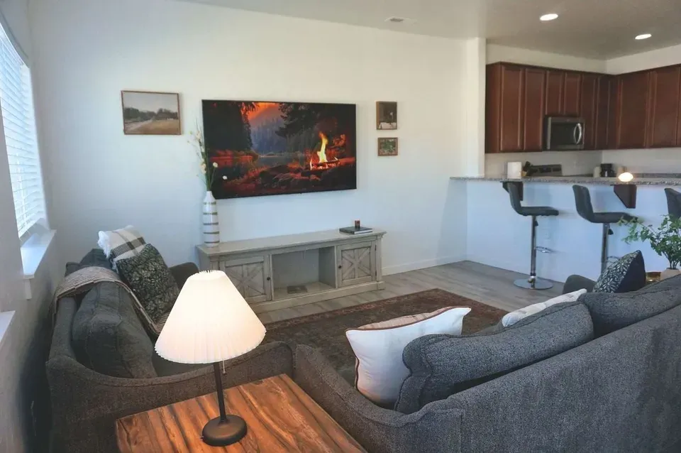 3 Bed 2 Bath Contemporary High-Rise Condo in Nampa, ID - 2