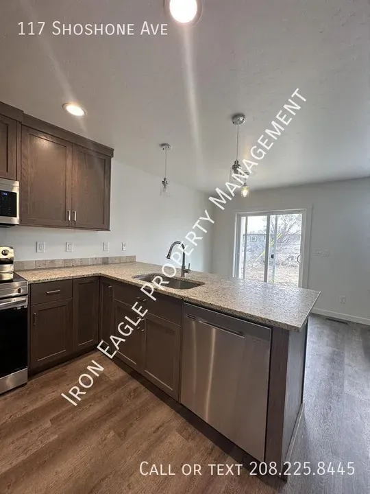 3 Bed 2 Bath Contemporary High-Rise Condo in Nampa, ID - 4