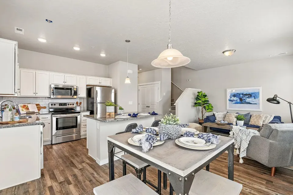 3 Bed 2 Bath Contemporary High-Rise Condo in Nampa, ID - 2