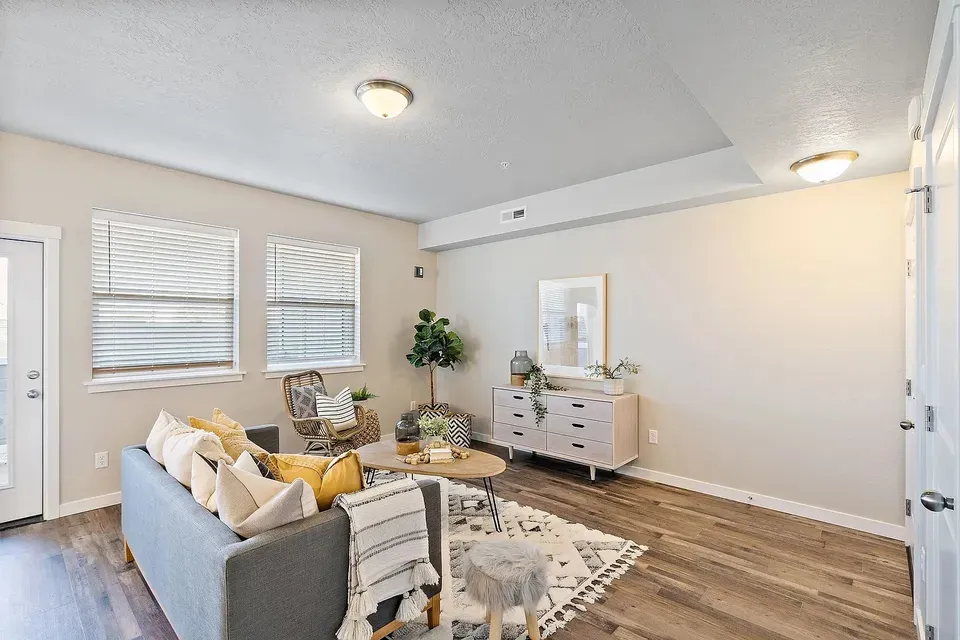 3 Bed 2 Bath Contemporary High-Rise Condo in Nampa, ID - 3