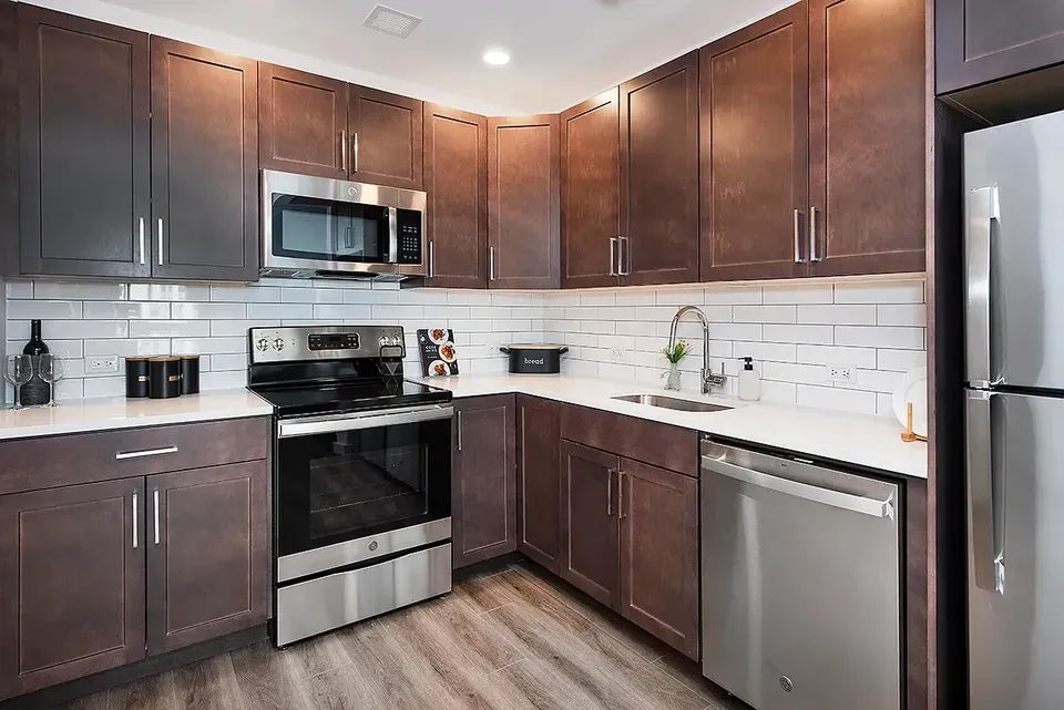 3 Bed 2 Bath Contemporary High-Rise Condo in New York, NY - 2
