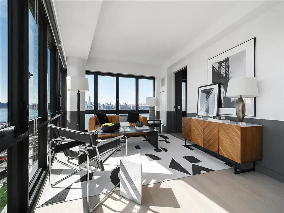 3 Bed 2 Bath Contemporary High-Rise Condo in New York, NY - 3