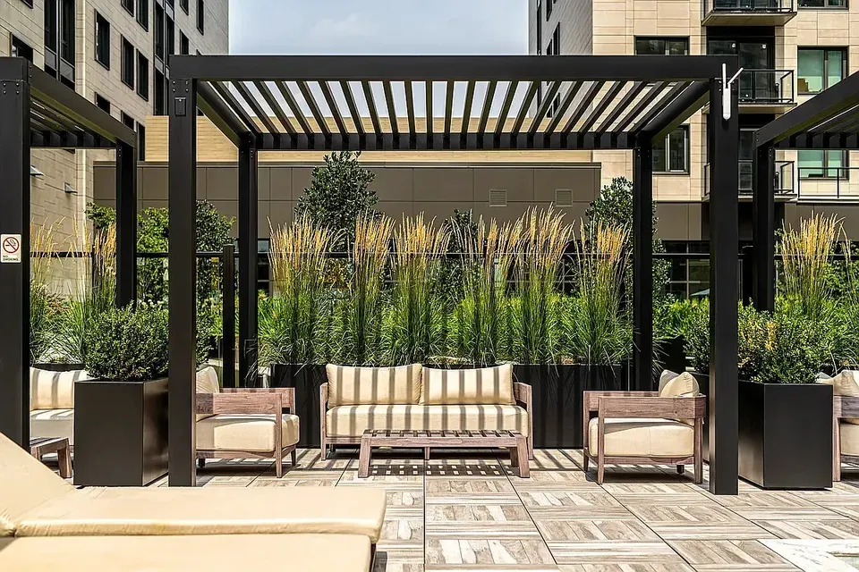 3 Bed 2 Bath Contemporary High-Rise Condo in New York, NY - 2